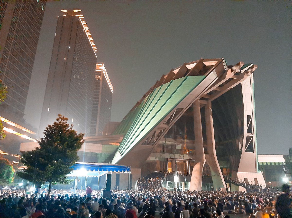 politeethics's tweet photo. Jumat lalu berkesempatan menghadiri Kenduri Cinta setelah alfa dua tahun. Banyak yang berbeda, seperti tempat yang lebih nyaman serta kondisi hati dan jiwa yang senantiasa berkembang https://t.co/JfGFGZ1IL6