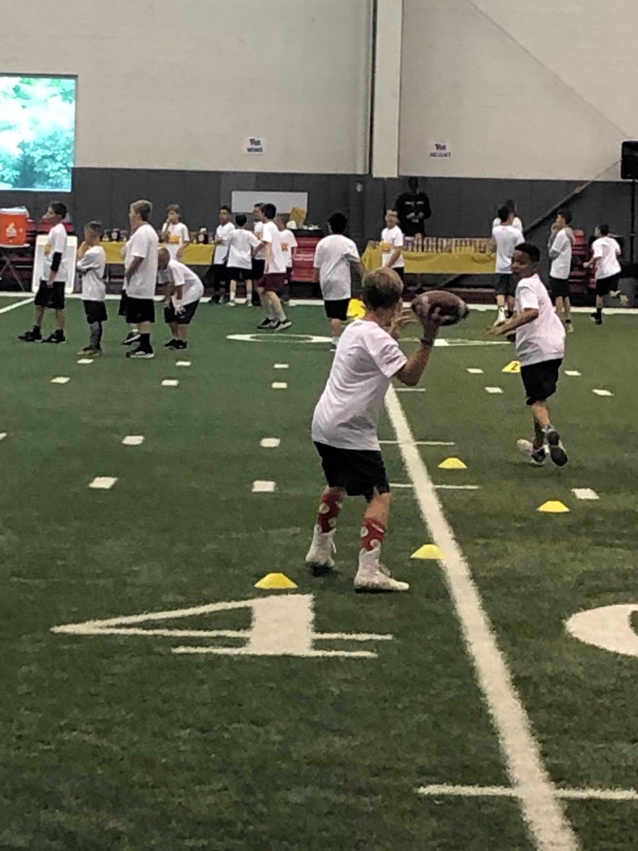 RENoble73's tweet photo. Thanks for making this Fathers Day extra special @KraftHeinzCo @ProCamps @_BigBen7 #FightHungerWithAPro https://t.co/SIUSDB5JrM
