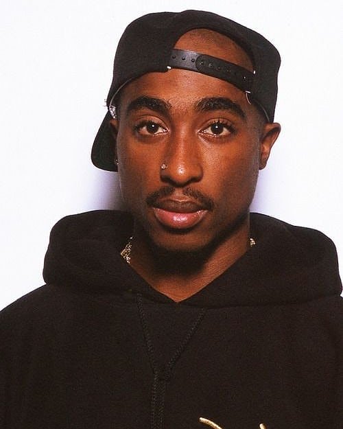 RapMais's tweet photo. Aniversário da lenda! Tupac Shakur completaria 48 anos hoje 🙏💯🐐 https://t.co/CuyceWqslw