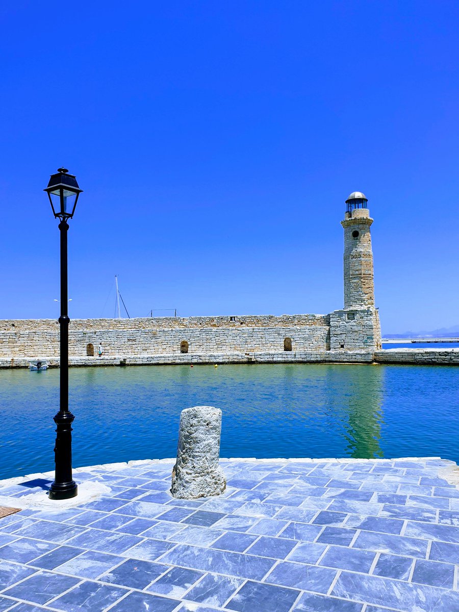 liliana_dorina's tweet photo. Rethymnon, Crete, Greece 
The Lighthouse Of
 Venetian Harbour In Rethymnon 
#Rethymnon #Crete #travelphotography #June2019 
📷#SamsungGalaxyNote9 
Good Evening To All !! https://t.co/ltpBoOfUCq