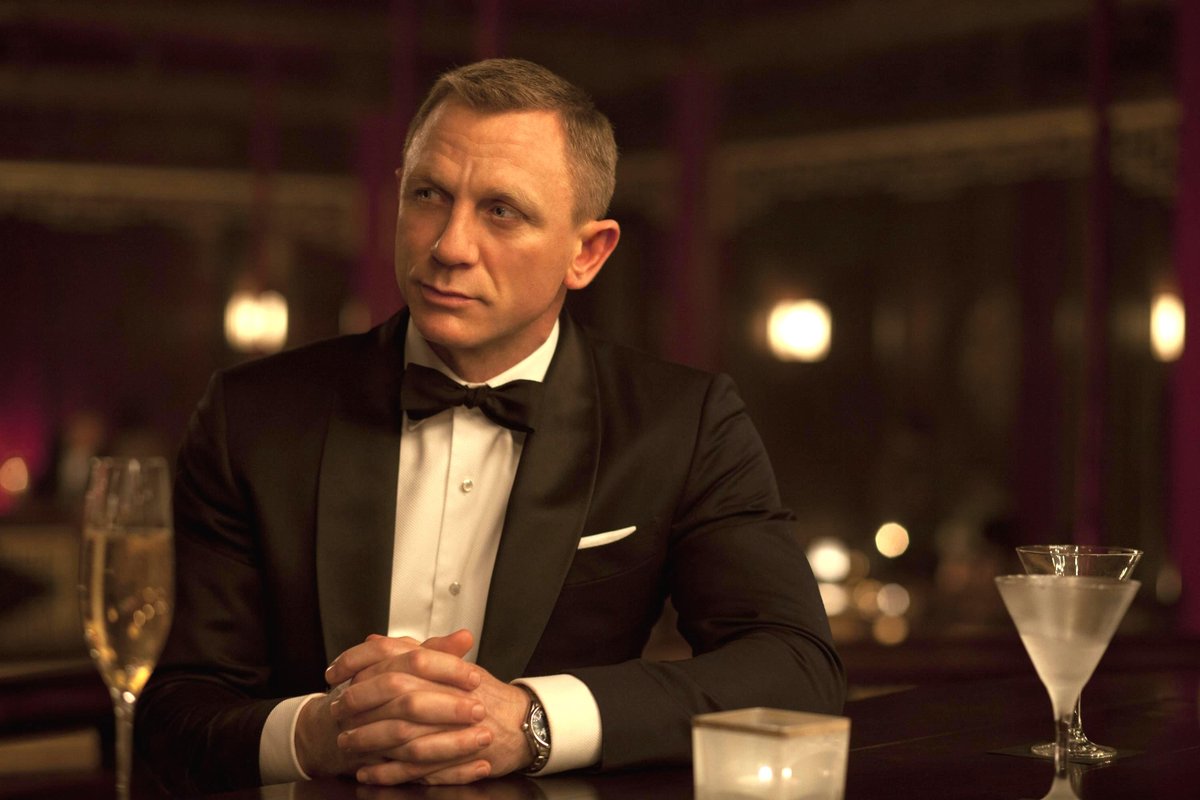 IndieWire ‘Bond 25’ Official Photo Shows Injured Daniel Craig Preparing to Return to Spy Thriller dlvr.it/R6jY70 via <a href="/IndieWire/">IndieWire</a>