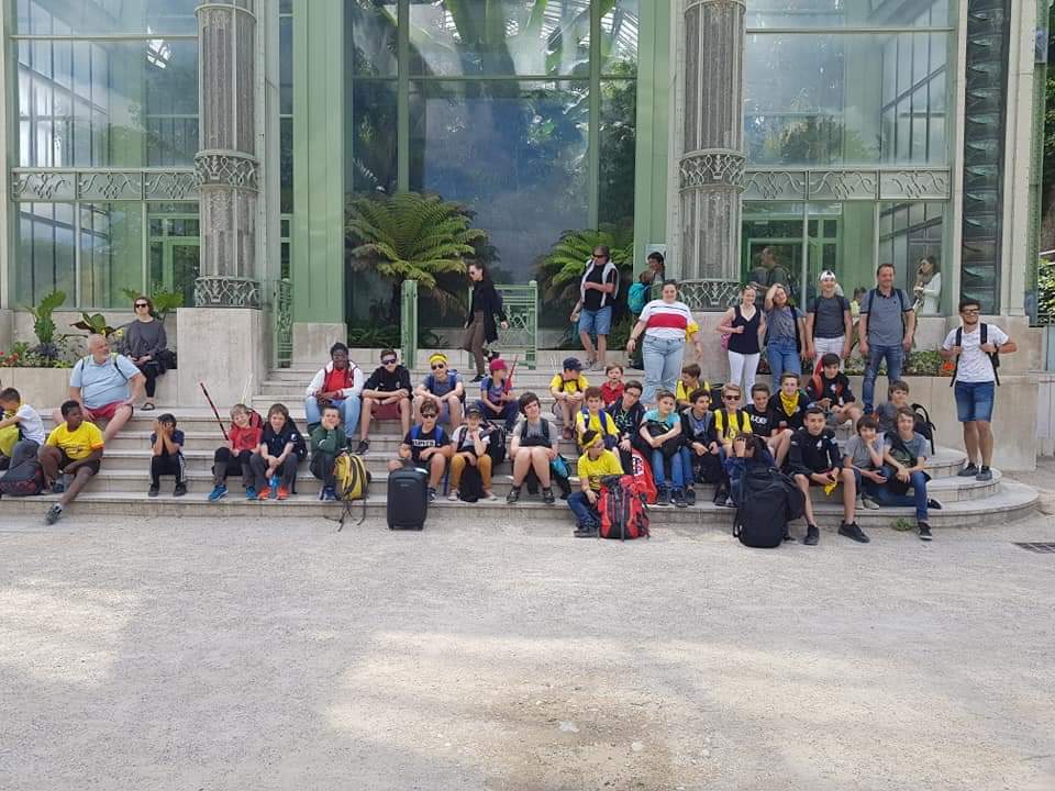 RugbyGuc's tweet photo. 2ème jour à Paris pour l'École de @RugbyGuc. 
Après le #StadeDeFrance hier soir, les jeunes Gucistes ont pu profiter d'un repas au @BurgerKingFR ce midi, suivi d'une visite du jardin des plantes en début d'après midi. 
Retour ce soir en terre Grenobloise ! https://t.co/geksCd0WEP