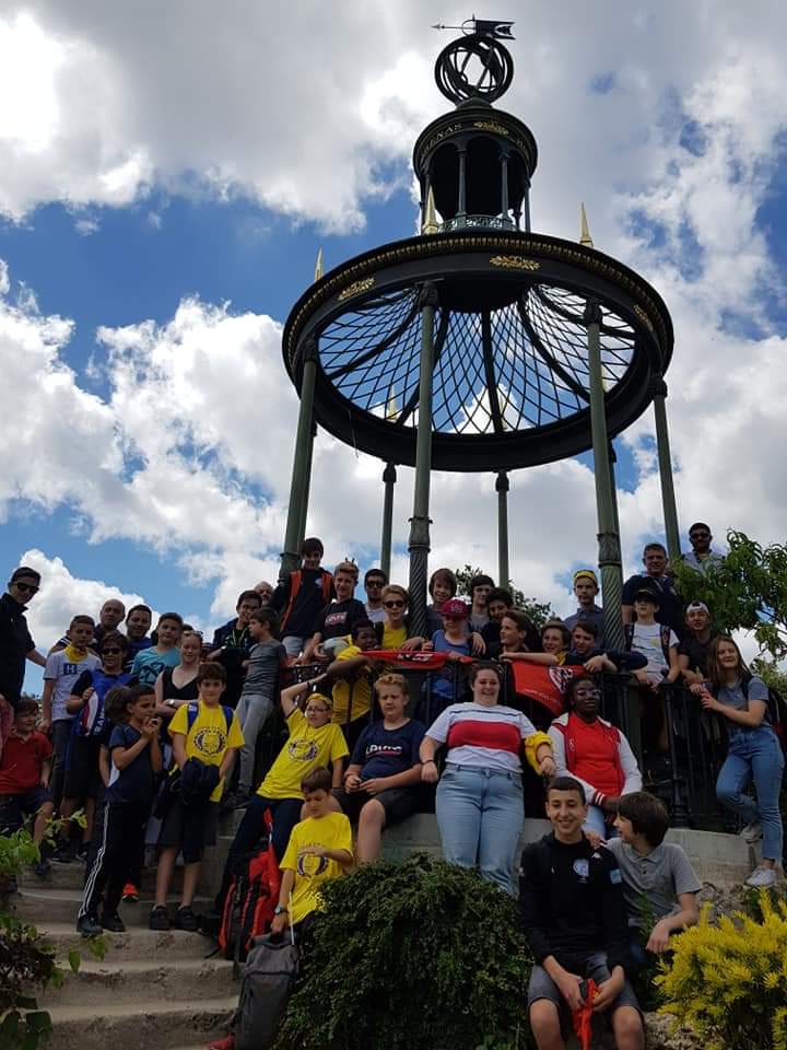 RugbyGuc's tweet photo. 2ème jour à Paris pour l'École de @RugbyGuc. 
Après le #StadeDeFrance hier soir, les jeunes Gucistes ont pu profiter d'un repas au @BurgerKingFR ce midi, suivi d'une visite du jardin des plantes en début d'après midi. 
Retour ce soir en terre Grenobloise ! https://t.co/geksCd0WEP