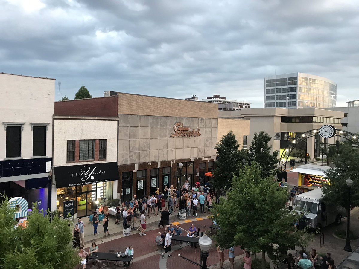 Our inaugural <a href="/DT_EVV/">Downtown Evansville Indiana</a> #NightonMain was a success! Make plans to join us again on July 20 and August 10. #DowntownEvansville #DTEVV #eisforeveryone