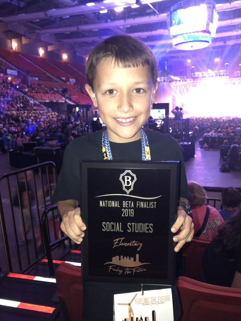 candicejroberts's tweet photo. Check out this ROCKSTAR!! Way to show up Rylan and New Kent Elementary! #soproud #betacon19 @MrsHorneNKMS @nkesjrbeta @nkmsjrbeta https://t.co/84Tfj66ei2