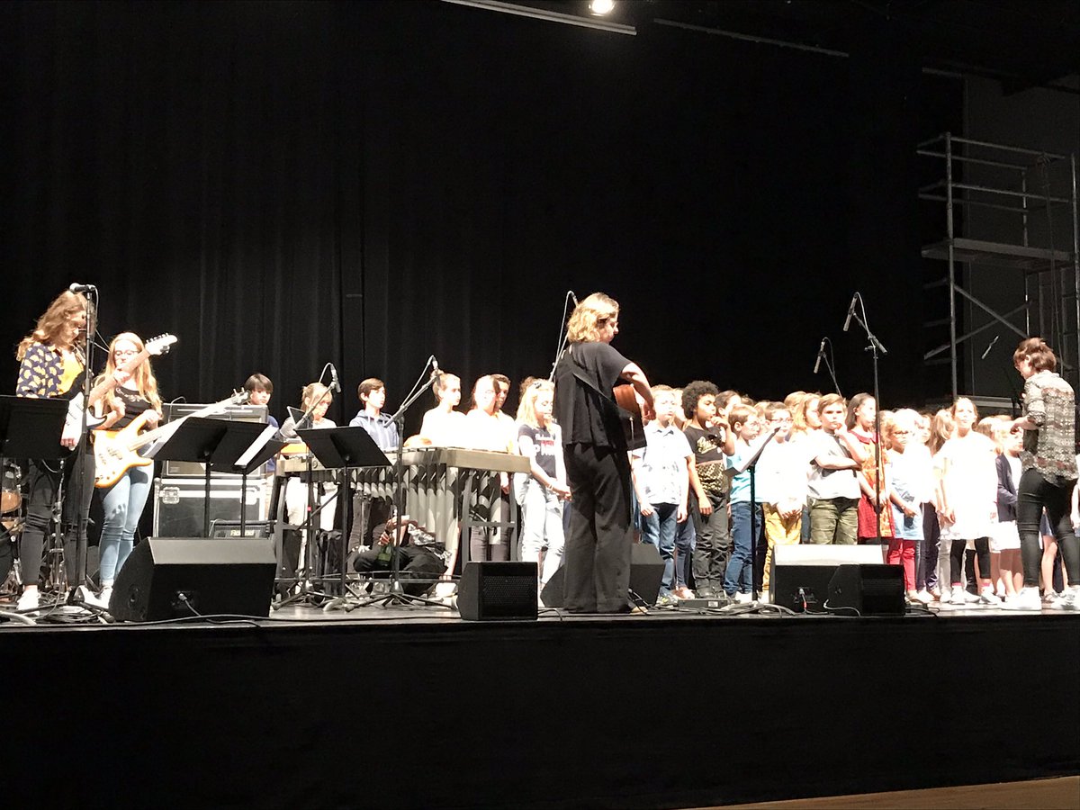 chalopinbauge's tweet photo. #ÉcoleDeMusique @BaugeoisVallee concert à @baugeenanjou des #Classes #musiquesactuelles et #FormationMusicale https://t.co/6JMOtaSDpb