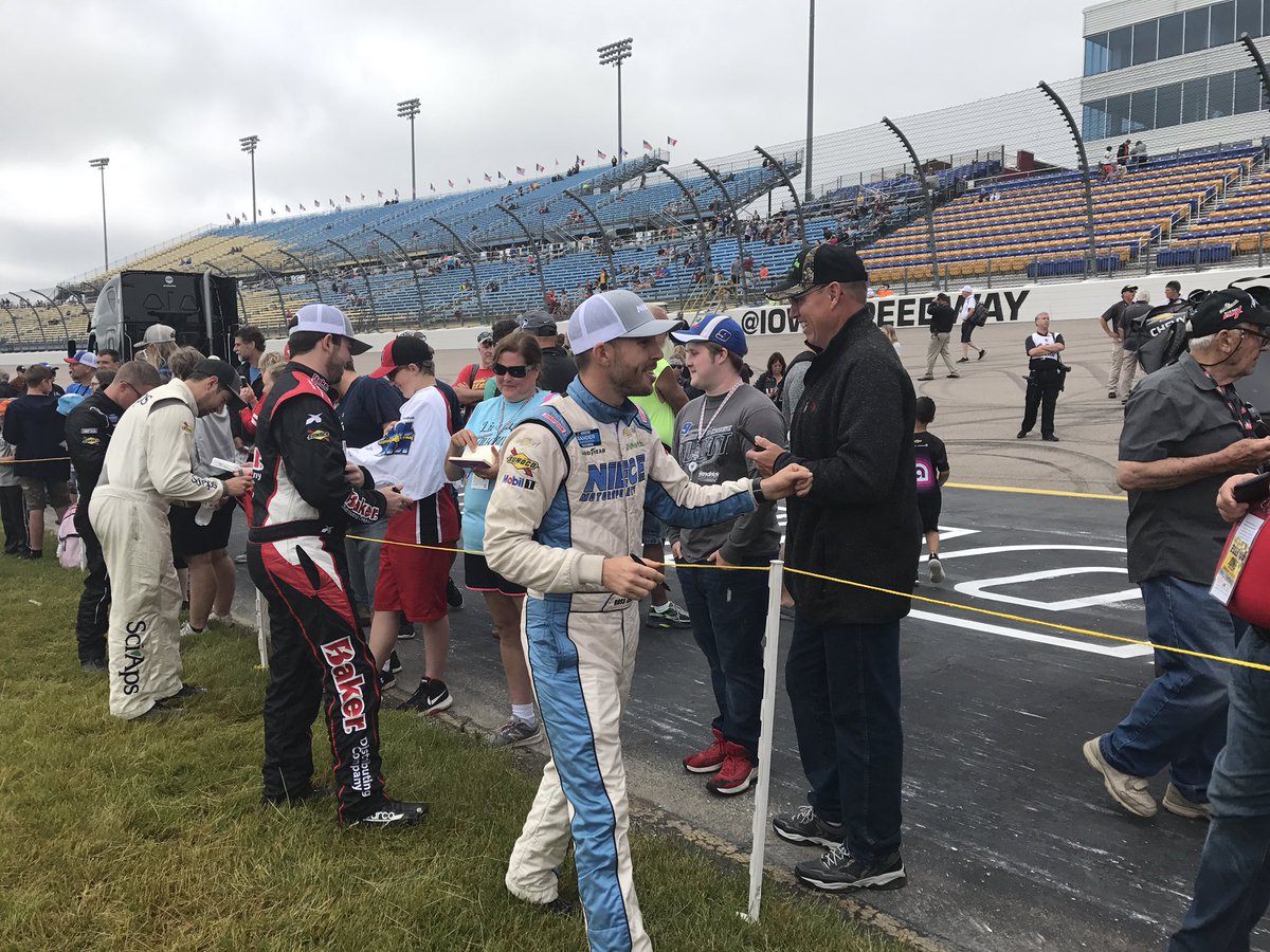 NieceMotorsport's tweet image. Having some fun with @iowaspeedway fans before driver introductions!