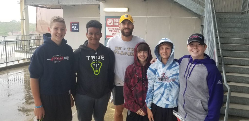 Many of the major blue had a great day at PLL Chicago, even meeting Paul Rabil! #attacktheday 🥍