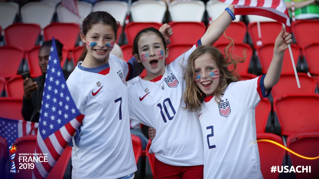 FIFAWWC's tweet photo. The #USA fans are out in N U M B E R S 👋

#USACHI | #FIFAWWC https://t.co/4bG7NwMaer