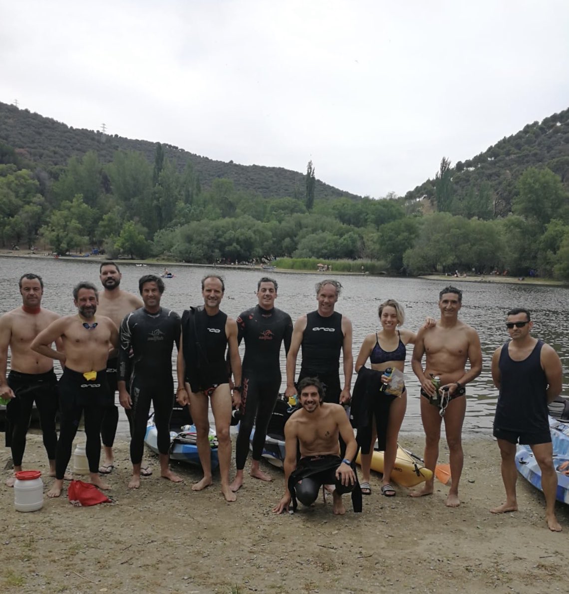 soyjava1's tweet photo. Magnifico grupo de entrenamiento 😍
⁦Esta mañana con los tragamillas acuáticos de @triboostclub⁩ y ⁦@SwimmanuENM⁩ 7.400m en #aguasAbiertas a 6 días de lanzarme otra vez a la ⁦@batalladerande⁩ 27km 
#graciasAmigos 👌🏼👏🏽👏🏽👏🏽 https://t.co/bekzSRKTXS