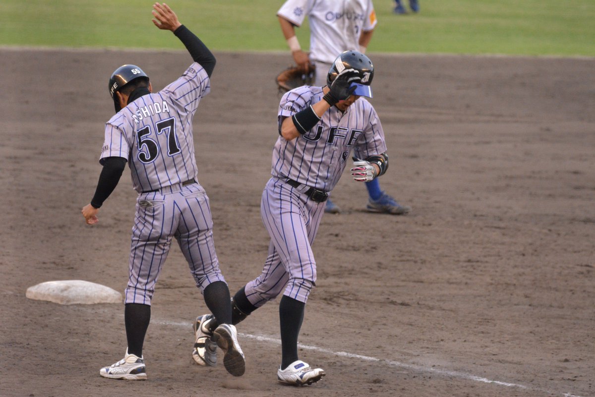 koiryu's tweet photo. 20190601 延長14回表 均衡を破るソロホームランを打ちダイヤモンドを一周する高田涼太選手 #jfew #rikkio https://t.co/Qblz2wsGpG