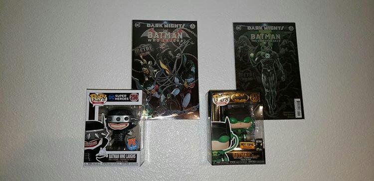 HangItFrameless's tweet image. Frameless fans in action! @spexsog bought a pack of Vinyl Figure Hanging Kits and two Comic Kits. We love it when you guys send in pictures of how you use Frameless!
➡️ Link in bio to buy Frameless.

#ComicFans #FunkoAddiction #GiftsForHim #GiftsForHer #BatmanCollection #TheJoker