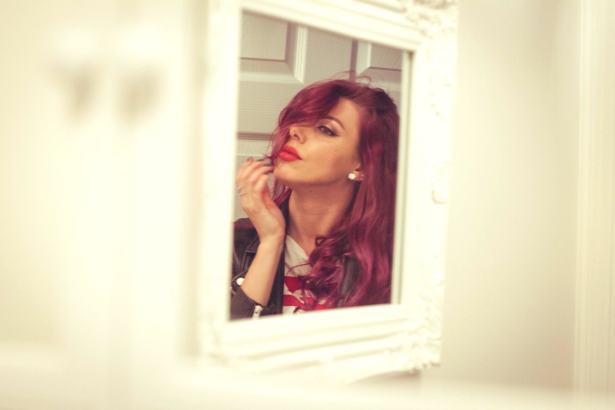 “Getting Ready...”
#photo #photography #portrait #model #modelling #mirror #fashion #makeup