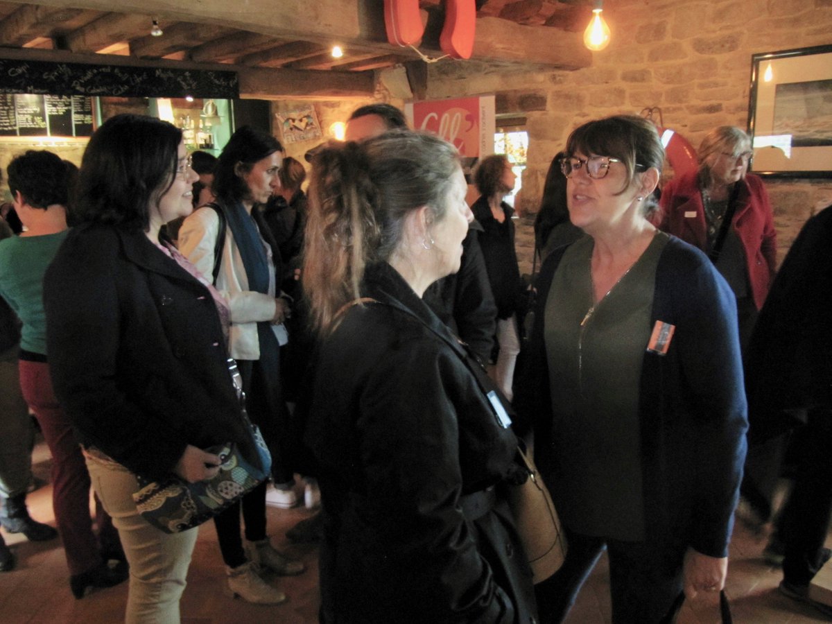 en_ell's tweet photo. Au Zeste de l’Orangerie, les conversations sont allées bon train entre la trentaine d’adhérentes et invitées d’Ell’ en Cornouaille!
https://t.co/ugbj1Qbqod https://t.co/1DK0TeTWY6