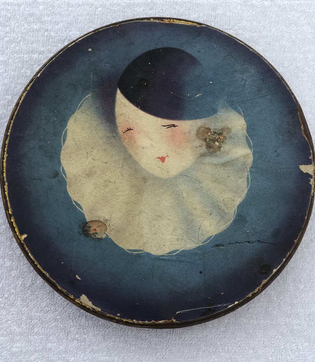 LisaMarieFranks's tweet image. 🌟More Items Listed On Etsy Today🌟
#boxbag #saltandpepper #pixie #chocolatetin #pierrot #dolls #tins #boudoirdoll #sewingaccessories #TheVintagePixieGB #Etsy #NewListings