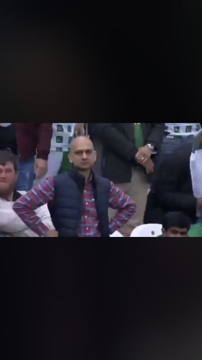 AfzaSohail's tweet photo. I cant study , i just cant , @PakvsInd https://t.co/2X4ikc1Wfp