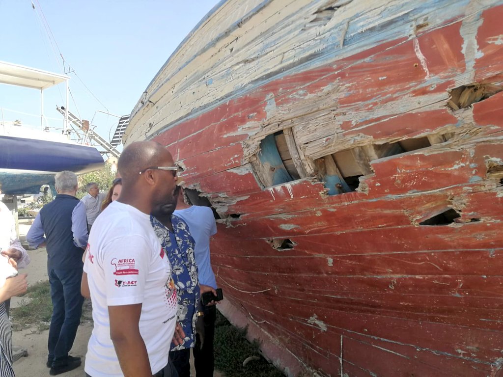 amrefit's tweet photo. #Lampedusa #snapshotsfromtheborders
La memoria è un meccanismo collettivo. Conoscere e ricordare per non ripetere errori del passato. Solo così si alimenta e si restituisce dignità alle vittime dei naufragi.
#OneAmref #OneFamily https://t.co/sr9WZOkolO