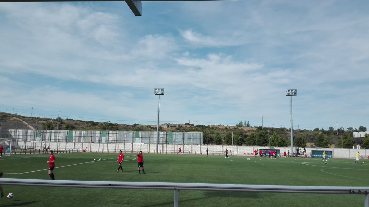 SDLogronesEB's tweet photo. Los nuestros ya estan calentando en el Mundial 82 
#SDLog #APorEl10 #CaminoDelAscenso #LogroñesLasRozas https://t.co/AwMfhKckYS