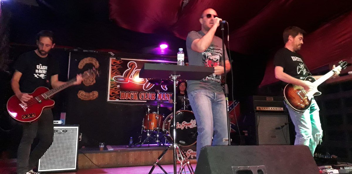 innerfoolband's tweet photo. ¡La Grange es una sala auténtica! ¡Nos encantó! ¡Gracias por acogernos!
¡Y gracias a todos los presentes! ¡Sois geniales!
¡El próximo sábado volvemos a actuar en Rubí! ¡Te esperamos!
@stringcordz
🔥🔥🤘🤘
#stringcordz #lagrange #rockhouse #manlleu #osona #concert #rock https://t.co/QJxn0Cb08A