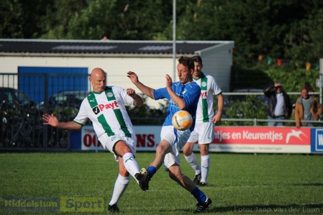 De "oudjes" doen het nog best. middelstum-info.nl/de--oudjes--do… <a href="/VVMiddelstum/">VV Middelstum</a> <a href="/fcgroningen/">FC Groningen</a> #Voetbal #85jarigjubileum #VVmiddelstum