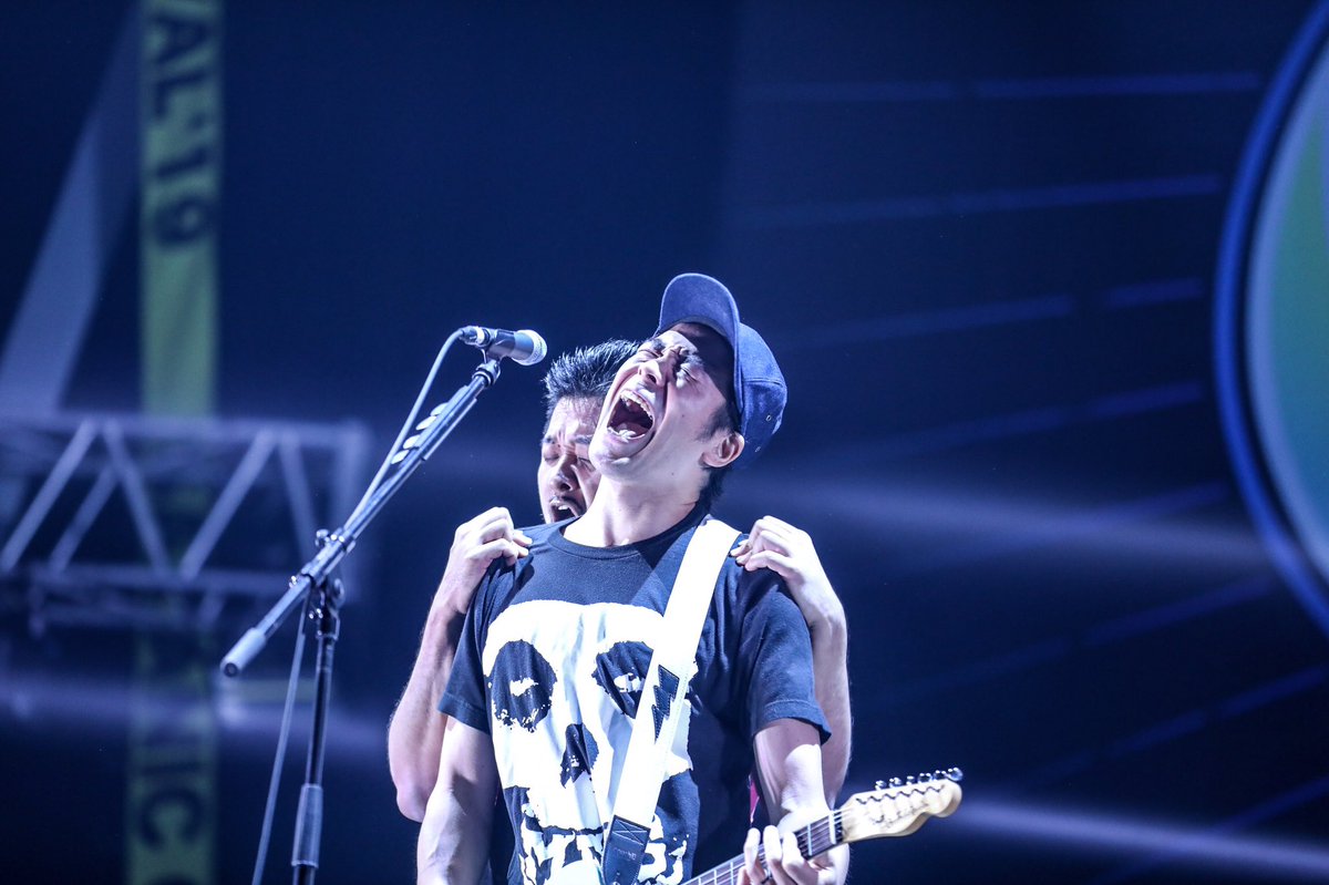 後で聞いたのですが、赤いタンクトップの変態ダンサーを呼んで！とサタニック代表の方がモンパチに言ってくださったようです...！！男気！！！
これは非常に嬉しいです！！なぜ嬉しいかを書くとなるとだいぶ長くなるのでまた今度書きます！ありがとうございます！！！万歳サタニック2019！
撮影 SARU