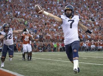 WVUBarstool's tweet photo. .@TexasFootball don’t forget to wish your daddy happy Father’s Day! 

Btw horns are still down. https://t.co/zfjwLqqXhC