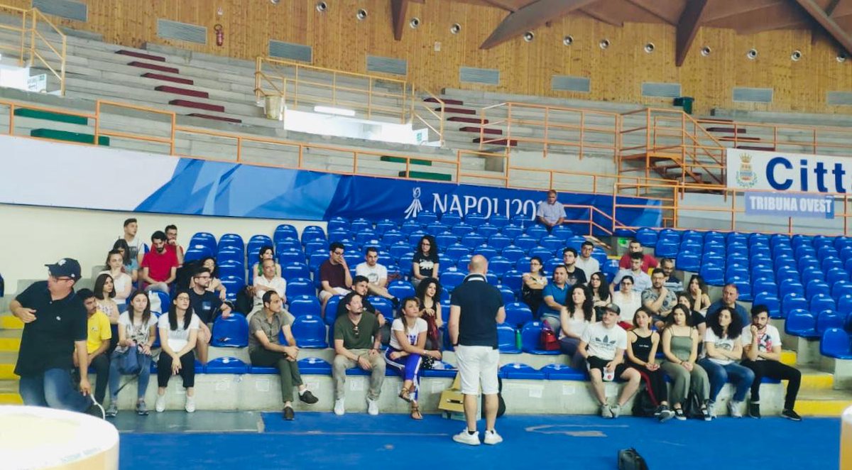 Napoli2019_ita's tweet photo. La squadra dei volontari di #Napoli2019 scende in campo! 
Oggi 2a giornata di formazione coordinata da @amesci1996 con i responsabili del comitato organizzatore e degli impianti. 
E’ possibile candidarsi per le sedi ancora disponibili su https://t.co/85zZQBndpH 

#TobeUnique https://t.co/flrw13Vntj