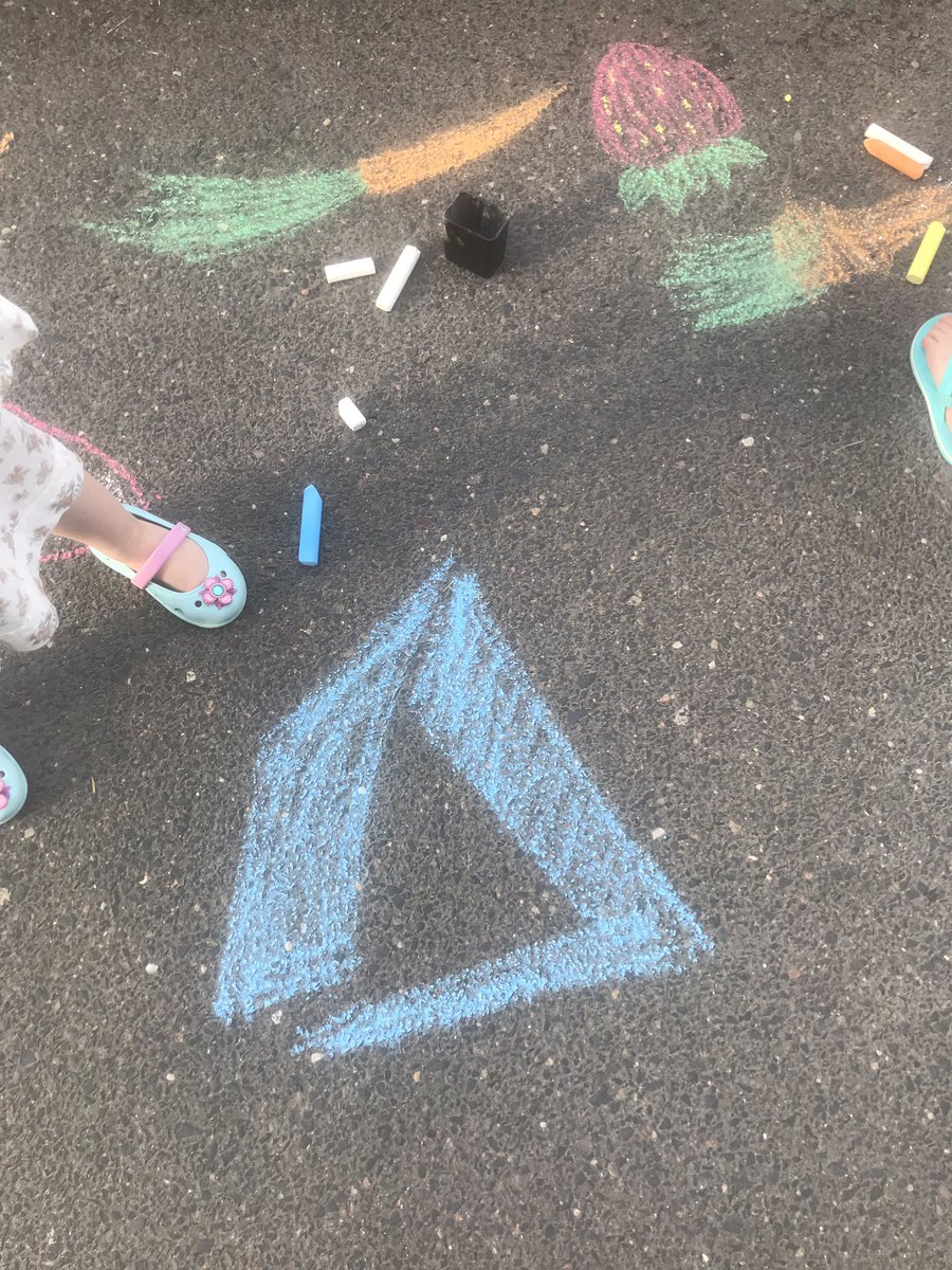 wojtekdo's tweet photo. Kids did some chalk drawing. I couldn't miss the opportunity. #azure #azureeverywhere https://t.co/vRcC1XUvQ8