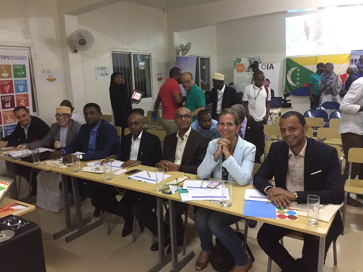 SWMoroni's tweet photo. Official Jury @SWMoroni Time’s up , Time 4 Pitch #GSWSR #GSWSRMoroni #MySustainableRevolution #OIAGroup #SeaviewWorldcom @PNUD_Comores @comorestelecom @MeckMoroni https://t.co/AG9hZrGYdU