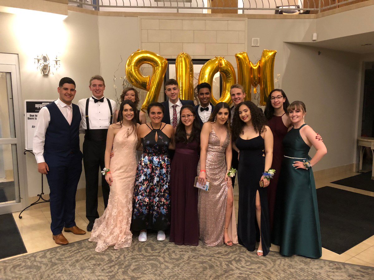 Even though we could have been dancing to Baby by Justin Bieber, we decided to round up the St. Luke Kids for a picture! <a href="/StLukeOakville/">St. Luke</a> 2015 Grads, soon about to become  <a href="/STAOakville/">STA Oakville</a> 2019 Grads!