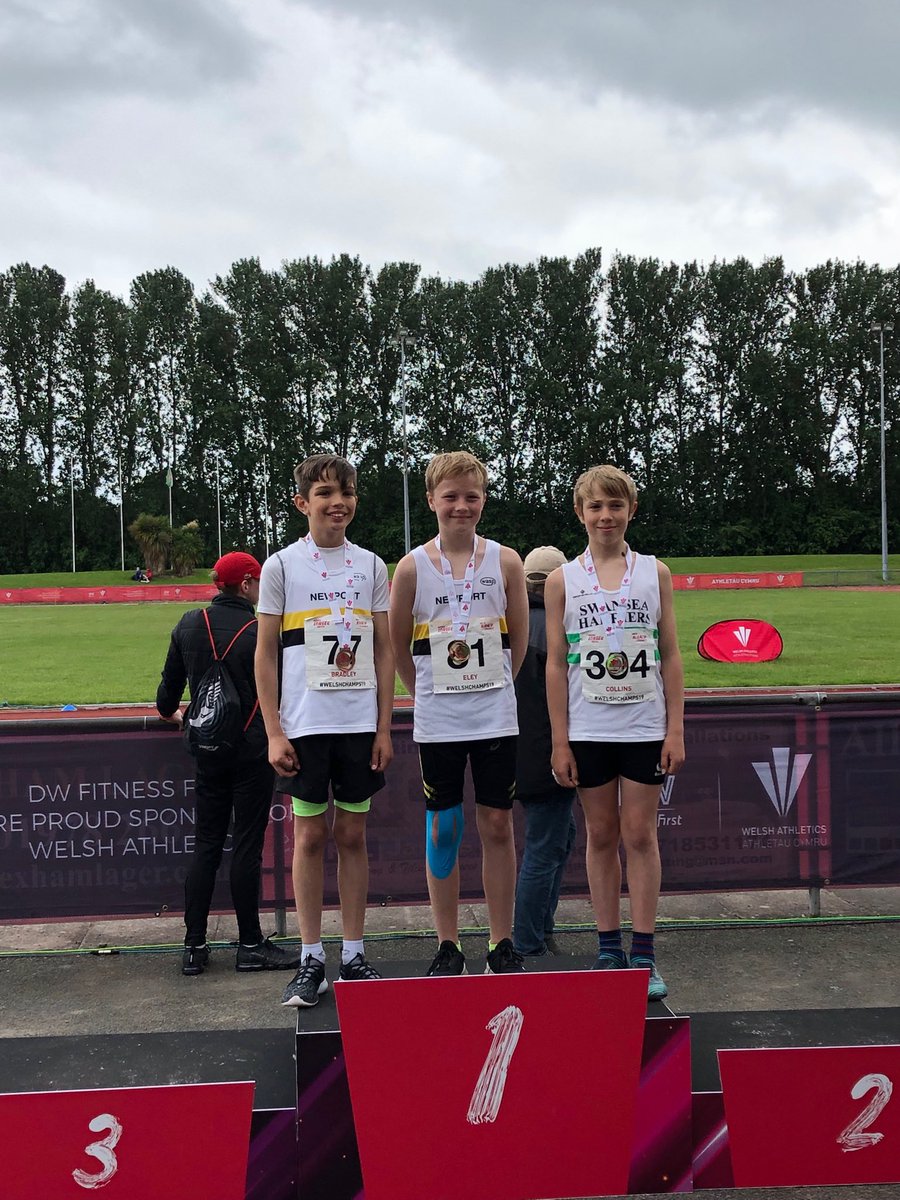 Day  2 at the #WelshChamps19  Cameron Eley, Gold and Harry Bradley, Bronze in the 75m Hurdles.  Another great result for ⁦@NewportHarriers⁩ and ⁦@BassalegSchool1⁩ , adding to their medals yesterday. ⁦@WelshAthletics⁩ ⁦⁦@east_wales⁩