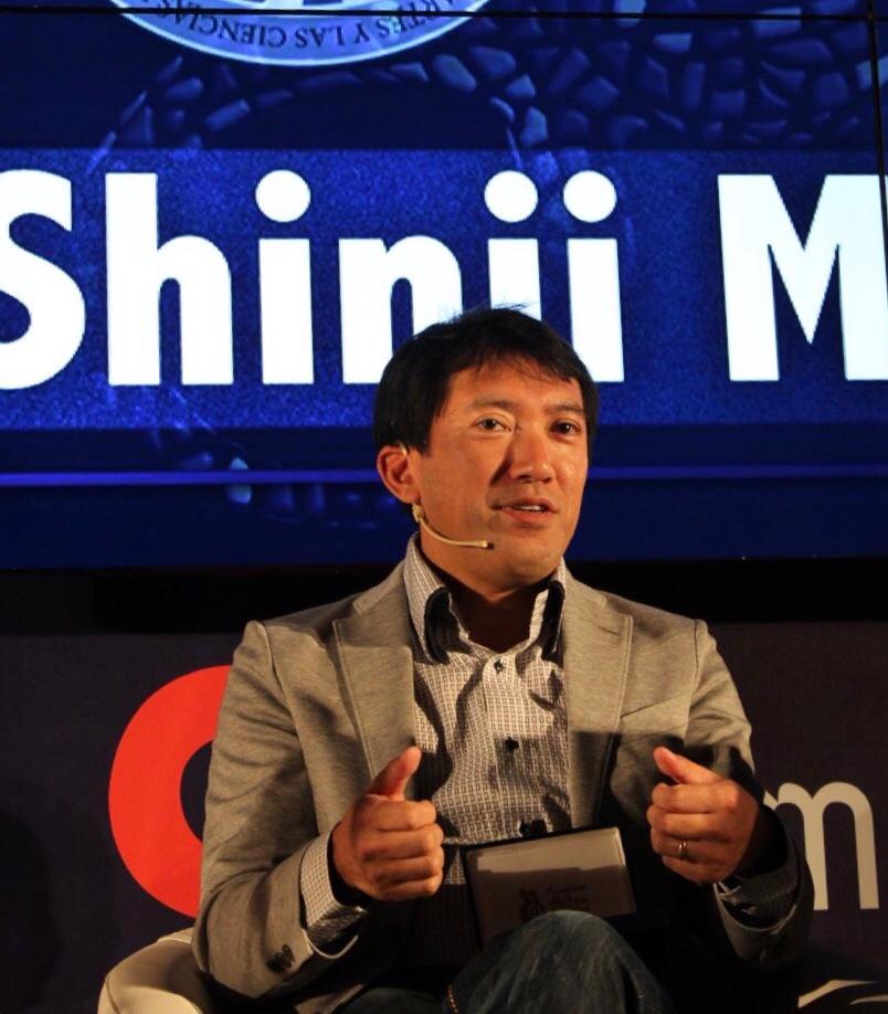 Happy #FathersDay to Shinji Mikami aka father of survival horror... and most of our nightmares.

#BethesDadJokes