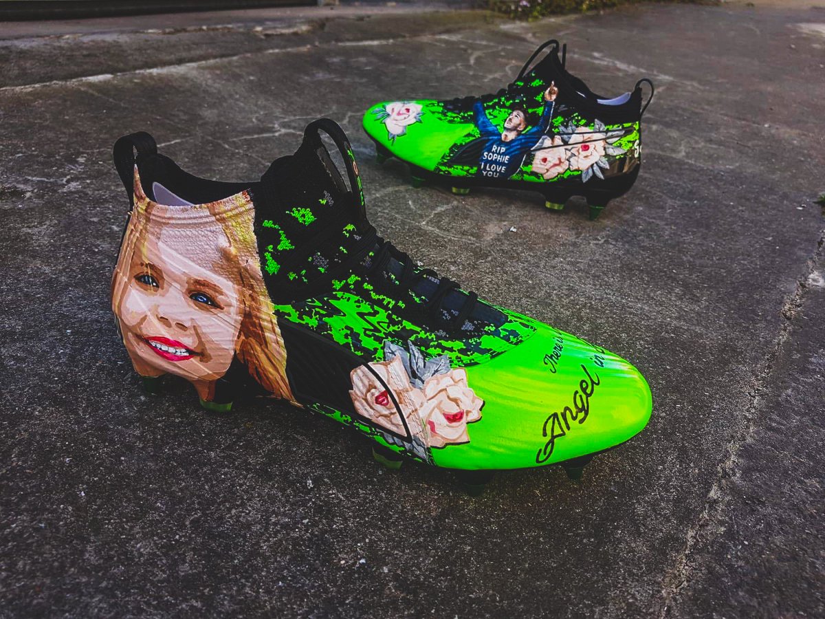Sporf's tweet photo. 🏴󠁧󠁢󠁥󠁮󠁧󠁿 James @Madders10 reveals his new custom @PumaFootball boots.

🙏 They pay tribute to 4-year-old @NorwichCityFC supporter @SuperStrongSoph who sadly lost her brave battle with cancer in January.

🏆 He will wear them for @England in U21 Euro Championship.

💛 Beautiful tribute. https://t.co/oXtlZwS8N8