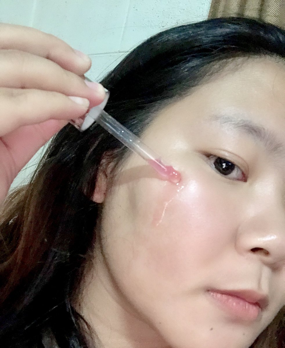 wink_th's tweet photo. 𝚆𝙷𝙸𝚃𝙴 𝙴𝚂𝚂𝙴𝙽𝙲𝙴
เซรั่มหน้าใส ช่วยลดสิว ปรับผิวกระจ่างใส
.
ราคาเพียงขวดละ 390 บาท
#แถมฟรี ‼️ มาส์กไข่มุก 1 ชิ้น
.
ซื้อ 1 ได้ถึง 2 คุ้มม๊ากกกกก บอกเลย 💚
#winkwhite #whiteessence #เซรั่มหน้าใส #เซรั่มวิงค์ไวท์ #vip02 https://t.co/XOTEvz8VUt