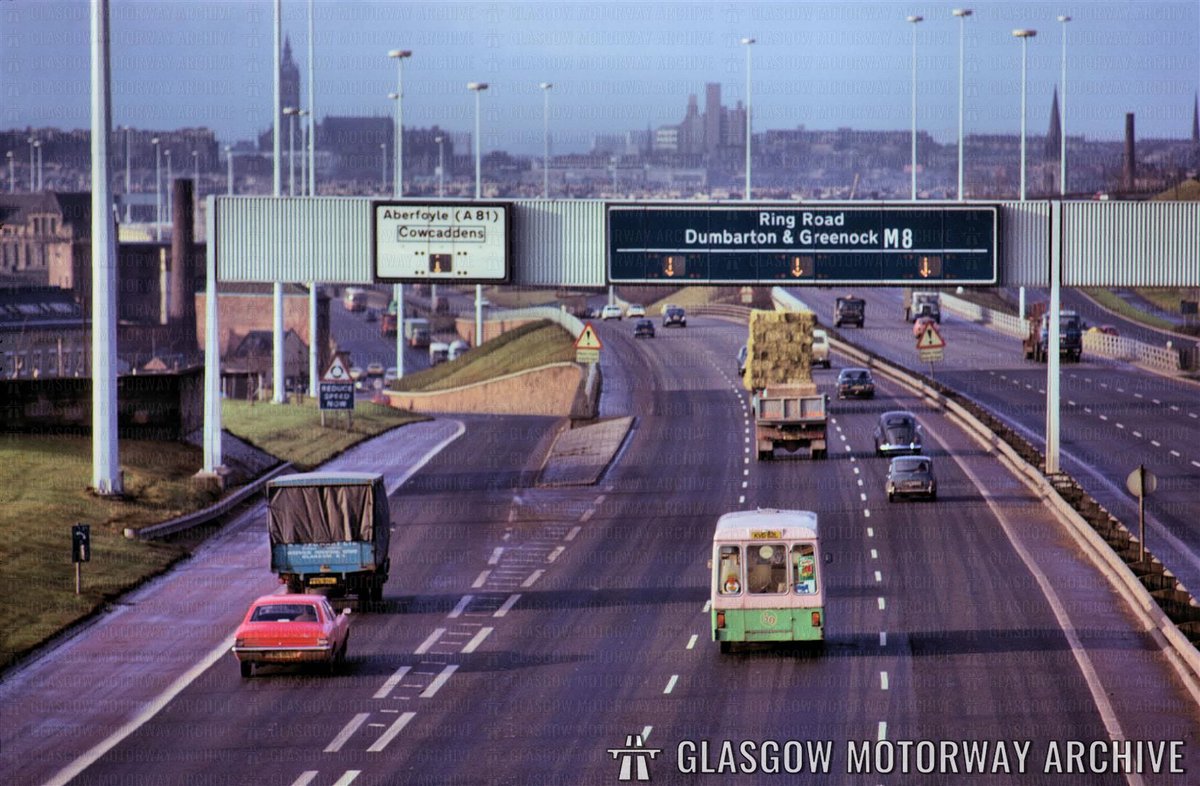 This remains one of our favourite images ever uncovered of the M8. It has many #Glasgow motorway specific features:!

Glasgow Sign Gantries ✅😍
High mast lighting ✅
Fast lane merge/diverges ✅
Middle lane hoggers ✅🤣
Masonry clad retaining walls ✅

#Scotland #archives #M8