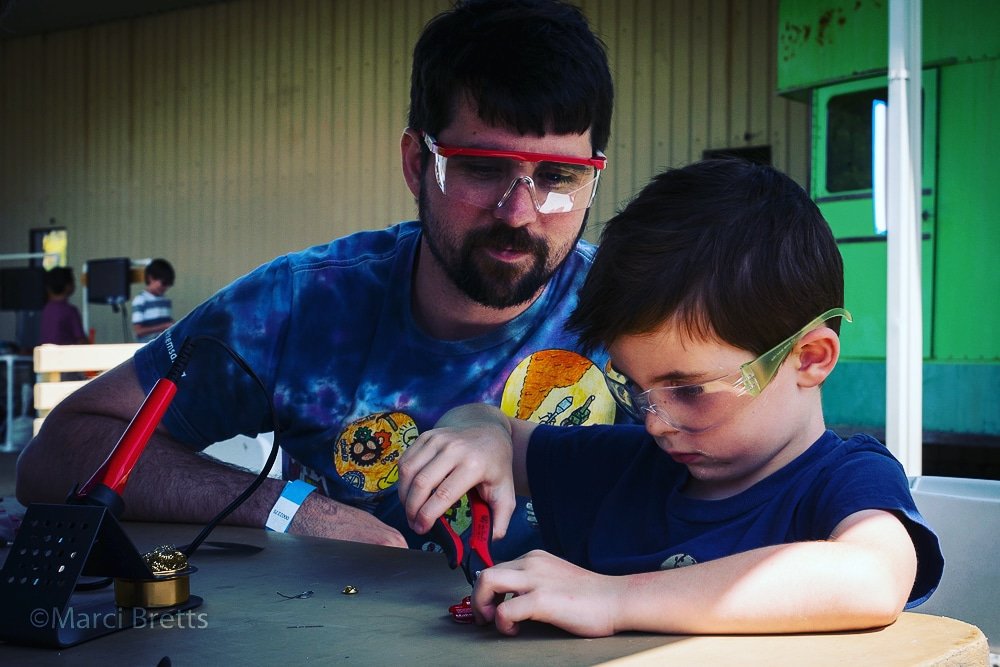SDmakersguild's tweet photo. The first day was so fun, we're going to do it again for Father's Day.  The North County Mini Maker Faire continues today, Sunday, June 16, 2019.

https://t.co/DvkwsvGkJT

#makers #makerfaire #makersgonnamake #diy #ncmmf https://t.co/YmH3UjaCOL