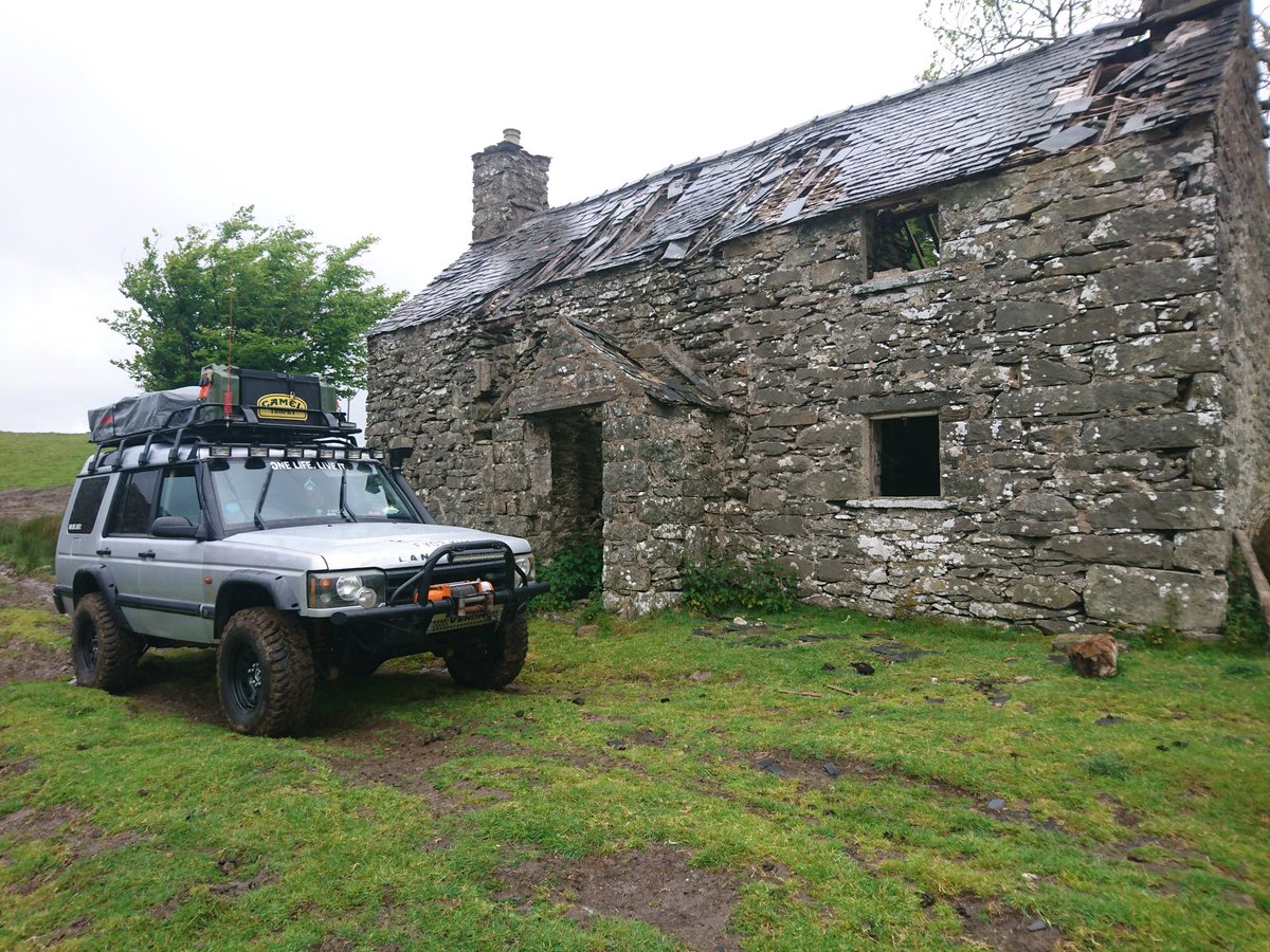 craigcarpman92's tweet photo. Break from fishing travelling the country #landrover#discovery#wales https://t.co/tXMw76FYK7