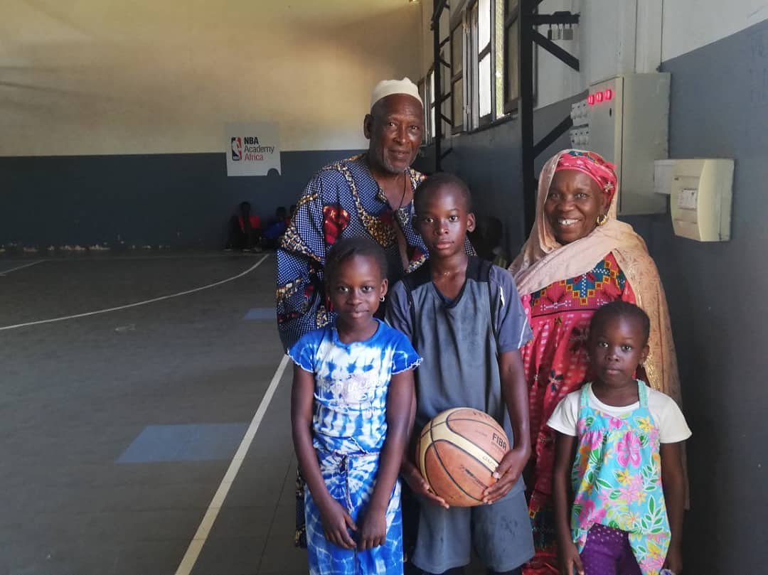 seedproject's tweet image. Meet Abdou Salam Touré from our  Rise Program in Thiès. We were happy to have his grandparents at practise to support him.

 Behind every youth at SEED are Parents,  big brothers, and other father figures. 

Happy Fathers' day to all, you are real MVPs.

#generationstrong