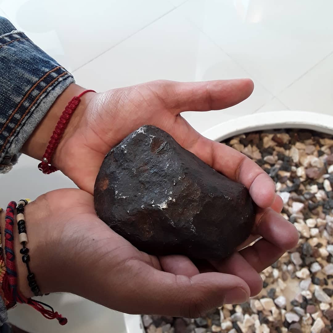 Sabías que...?

 En 1922 cayó un meteorito en odessa, Texas y el planetario digital Chimalhuacán cuenta con un fragmento de aquel impresionante meteorito. Si quieres conocerlo, asiste con nosotros y #SúmateAlaCiencia