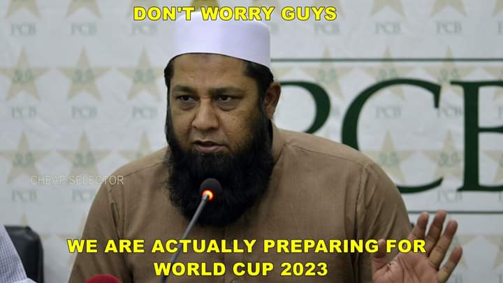 PTi_InSafiyan's tweet image. Hanso Muskurao, Selectors &amp;amp; Coach ki salary tou bank me aa chuki hai ;) ;) #Cheap_Selector 

#CWC19 #IndiaVsPakistan