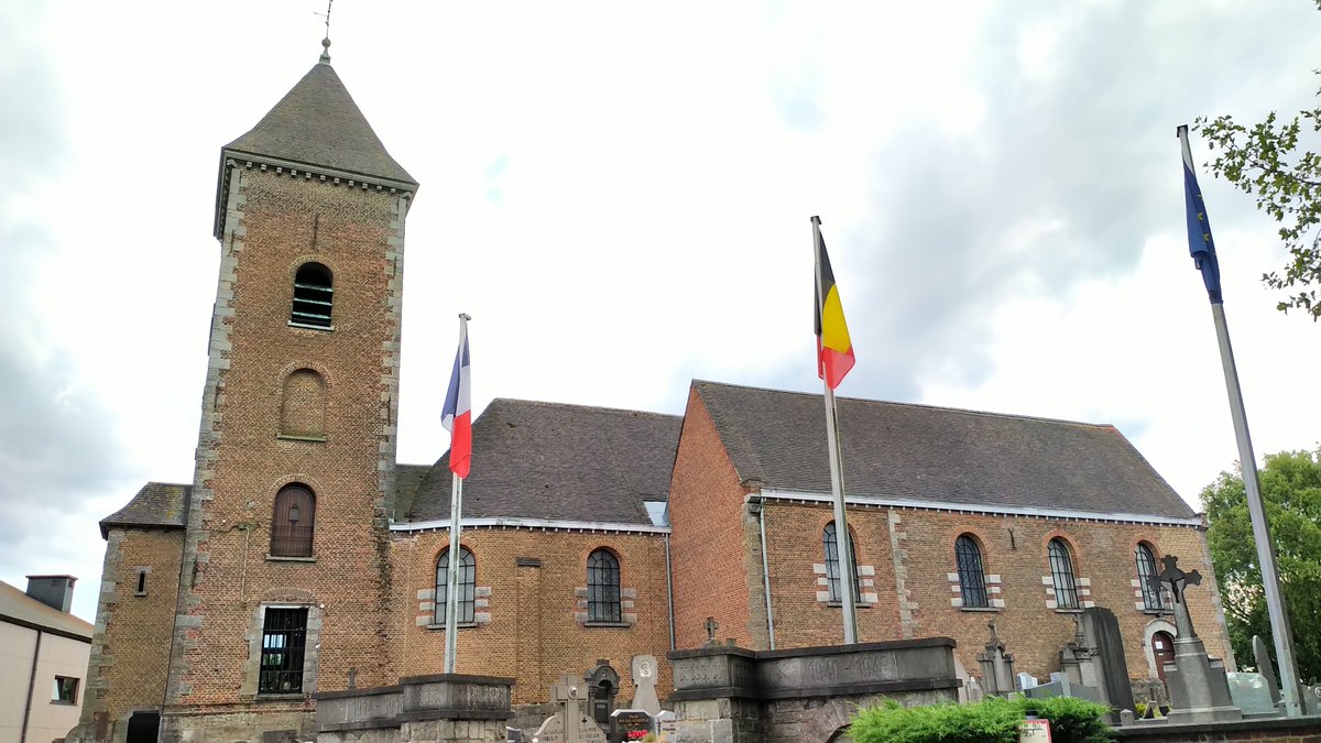 PascalHeyman's tweet photo. Scenic cycling along Mont-Saint-Aubert, a 149m high hill near #Tournai @VilledeTournai offering nice views on the plains below. History goes back to Gallo-Roman times, when druids gathered on the spot to celebrate the Spring time equinox. #visitwapi @walloniatourism https://t.co/5YaEykkuo9