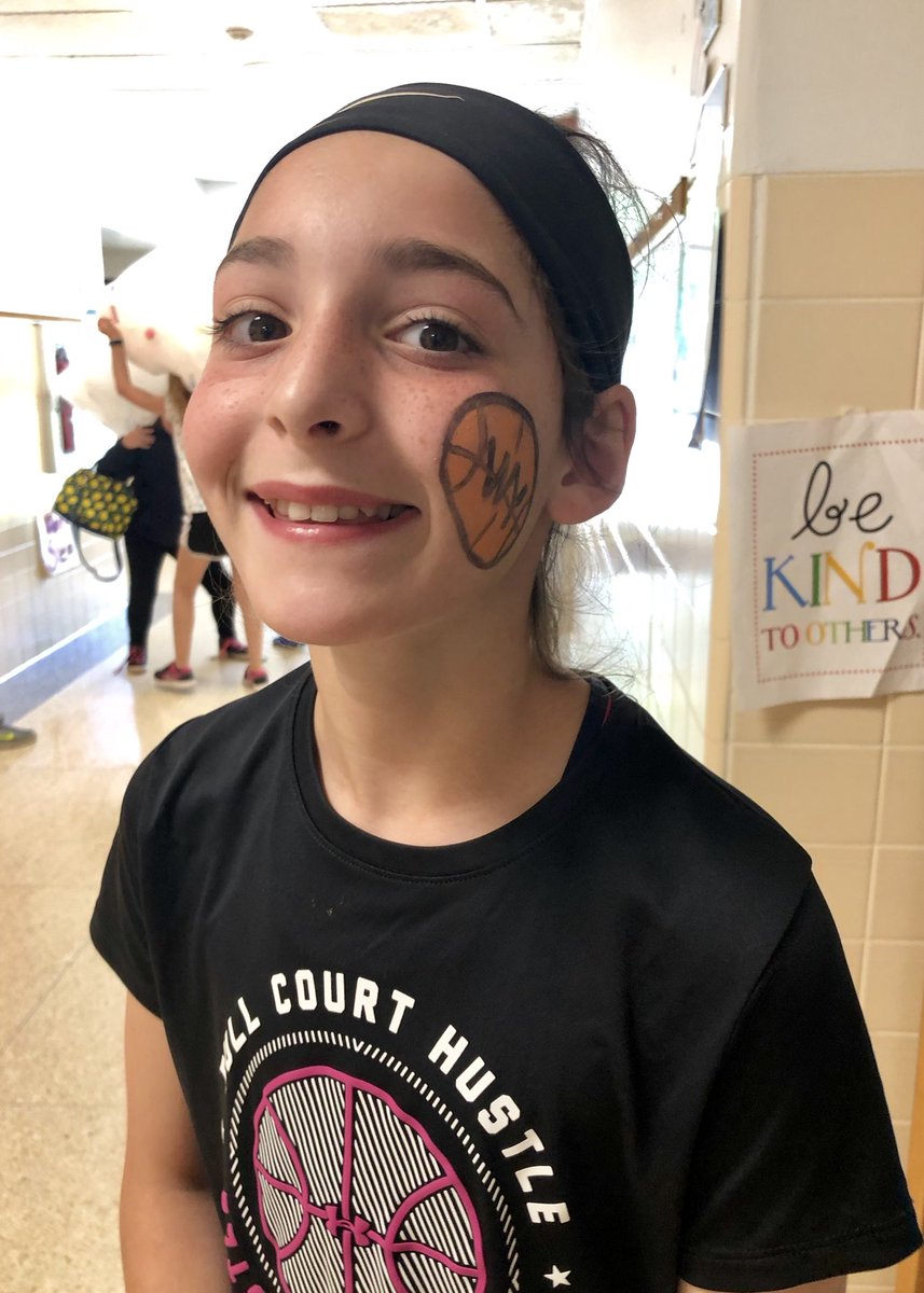 HenRyCreated's tweet image. #sendbacksunday Trimmer Elementary Fun Day face paint! #wyasd #esedwyasd 🤹🏻‍♀️🎟🤡