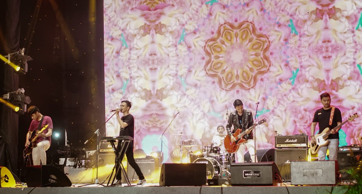 Kemarin, 15.06.19 di <a href="/JakartaFairID/">Jakarta Fair</a> Panggung Budaya Gambir Expo Kemayoran. Thanks RockshowGigs, <a href="/dapurletter__/">DAPURLETTER</a> dan <a href="/letterfriends/">LetterFriends</a> Indonesia🙏🙏🤘 pic.x.com/fuXVIBfaza