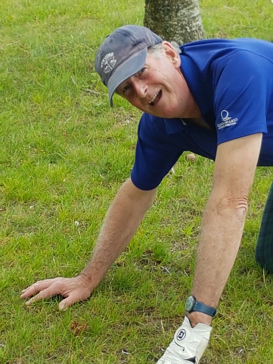 ShaunJudd1's tweet photo. Only Tim can hit it 220 yards down the 10th at Wrag Barn and land it on top of a pine cone 😂 Teed up for the next shot👍🏻 https://t.co/uydPRs5ohC