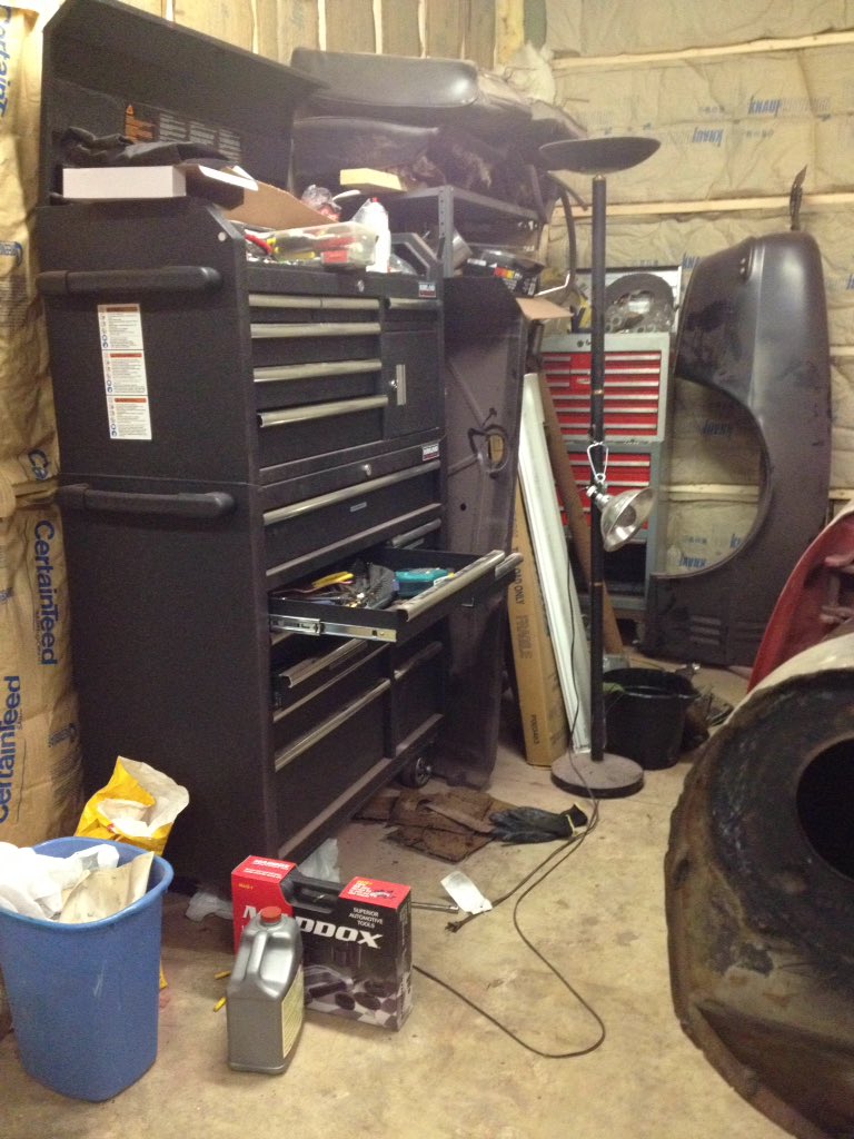 B1ueLightning22's tweet photo. So I'm spending Father's Day helping my dad in the garage. 😁
I'm sorting his toolboxes while he's working on trying to replace the brakes on my car. 👀 #organization #dirtytools #FathersDay #June16th2019 https://t.co/Stg5aQ7Lay