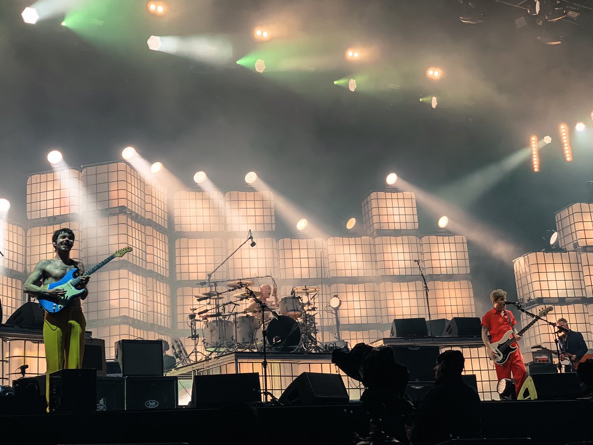7four7's tweet image. This fucking band 😭 that was UNREAL! You are and will always be number fucking ONE!!!! Thank you doesn’t cover it, but thank you anyway 💙 @BiffyClyro @amphibiben @Vennart