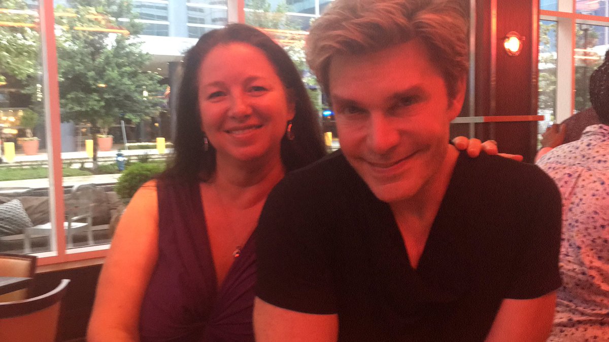 #HawaiiCon staff are at <a href="/AnimeMatsuri/">Anime Matsuri</a>, which has sadly ended 😢 For those teary-eyed fans who waited HOURS to meet <a href="/vicmignogna/">Vic Mignogna</a> and STILL couldn’t get to his table—-no worries! Come to @hawaiicon. Share some BBQ with voice behind Ed Elric!