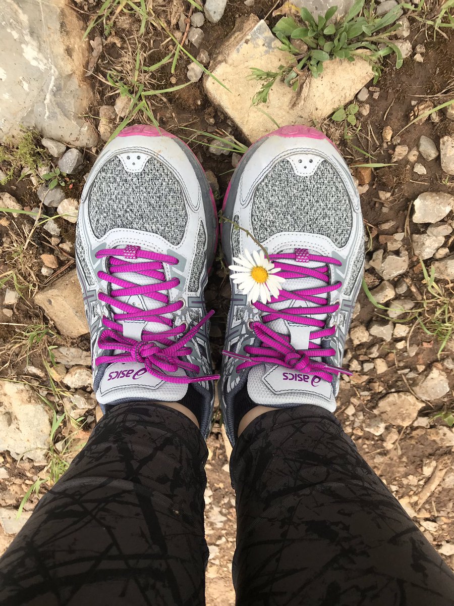 itasaenz's tweet photo. ... 18km, increíble el clima comenzamos a 8 y acabamos a 20 grados, nubladito bien agradable, estrenando 👟 !!  ⛰ 💦 🏃🏼‍♀️ 💪🏻

#outdoorrunner #adventureisoutthere #LaMarta #visitCoahuila #nuncanocorriendo #SundayWorkout #nuncanoentrenando #saliendodelazonadeconfort #asicstrail https://t.co/b31jB8NJYJ