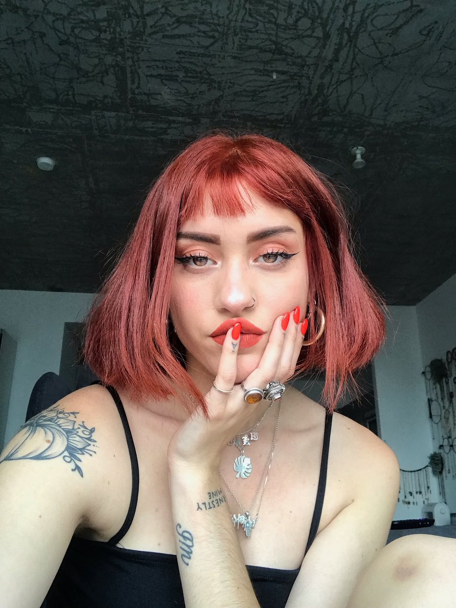 earthdarlin's tweet photo. me &amp; my artwork ♡ https://t.co/bjWZs6VYH4 https://t.co/XvPJSKyV4A