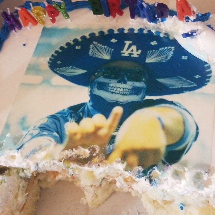 mariachiloco1_'s tweet photo. Ajuaa! My Dodgers Cake Was The Best! ๐โ๐โพ๏ธ๐๐๐ป๐ฅ๐ฏ๐๐ผโ๐ผ๐๐ผ๏ธ #DodgersCake #HappyBday #FelizCumpleaรฑos #TeamGemini #Gemini #LABleedsBlue #Mariachiloco #Dodgers https://t.co/RbE5MWdcRD